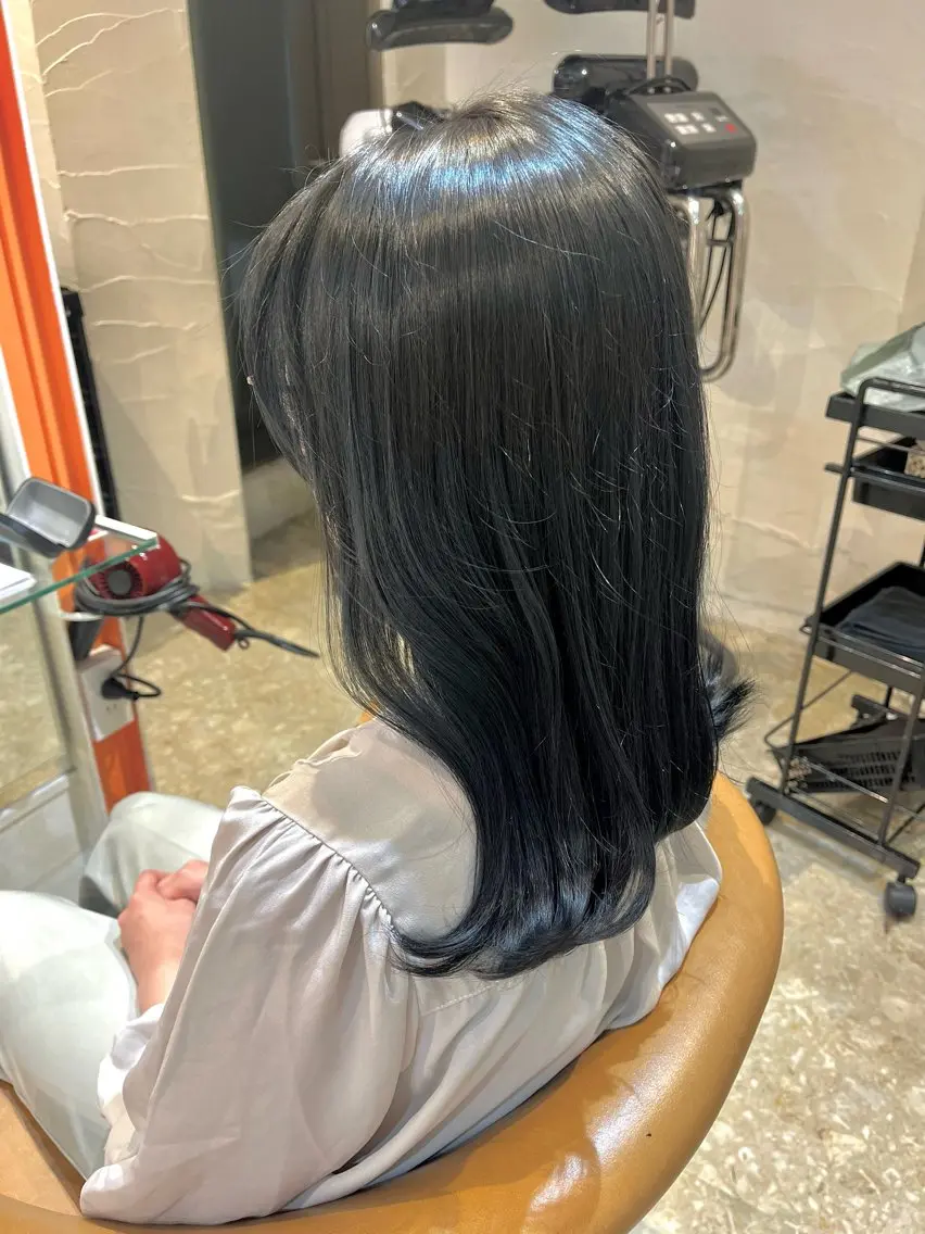 ミディアム カラー ヘアカラー うしだ かおるのヘアスタイル