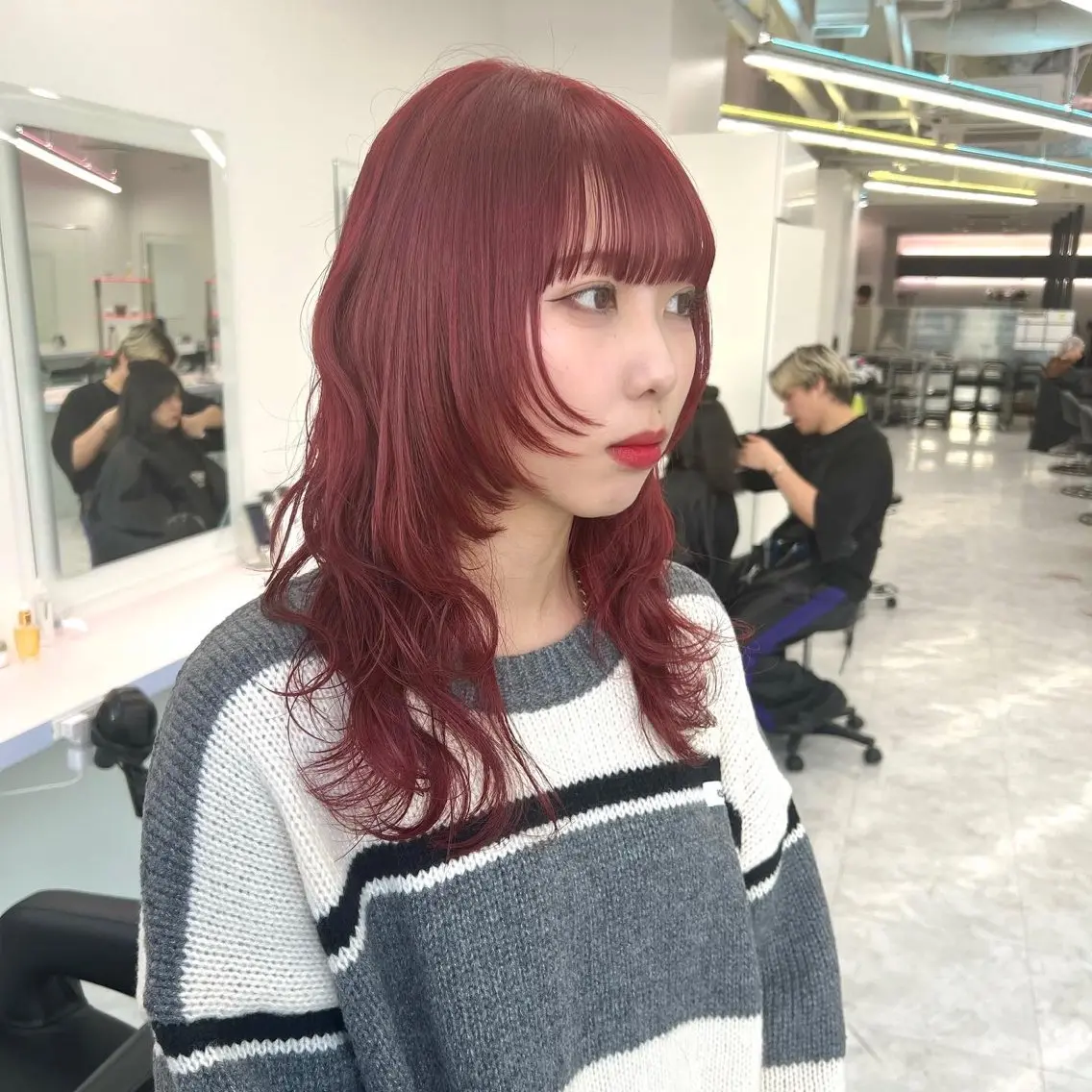 セミロング カラー KANAMI 🌏のヘアスタイル