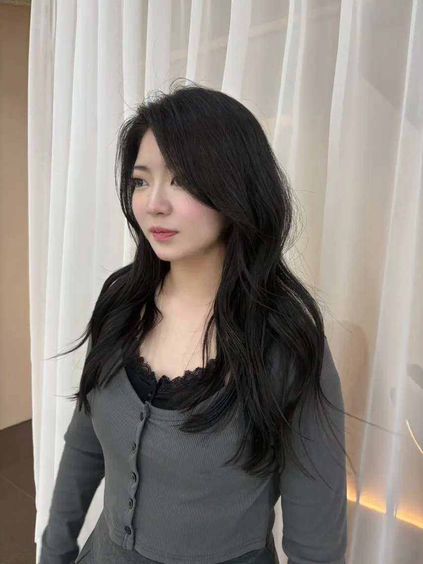 ロング カラー カット ヘアカラー ‎🤍MIU‎🤍 レイヤーカット‎🤍のヘアスタイル