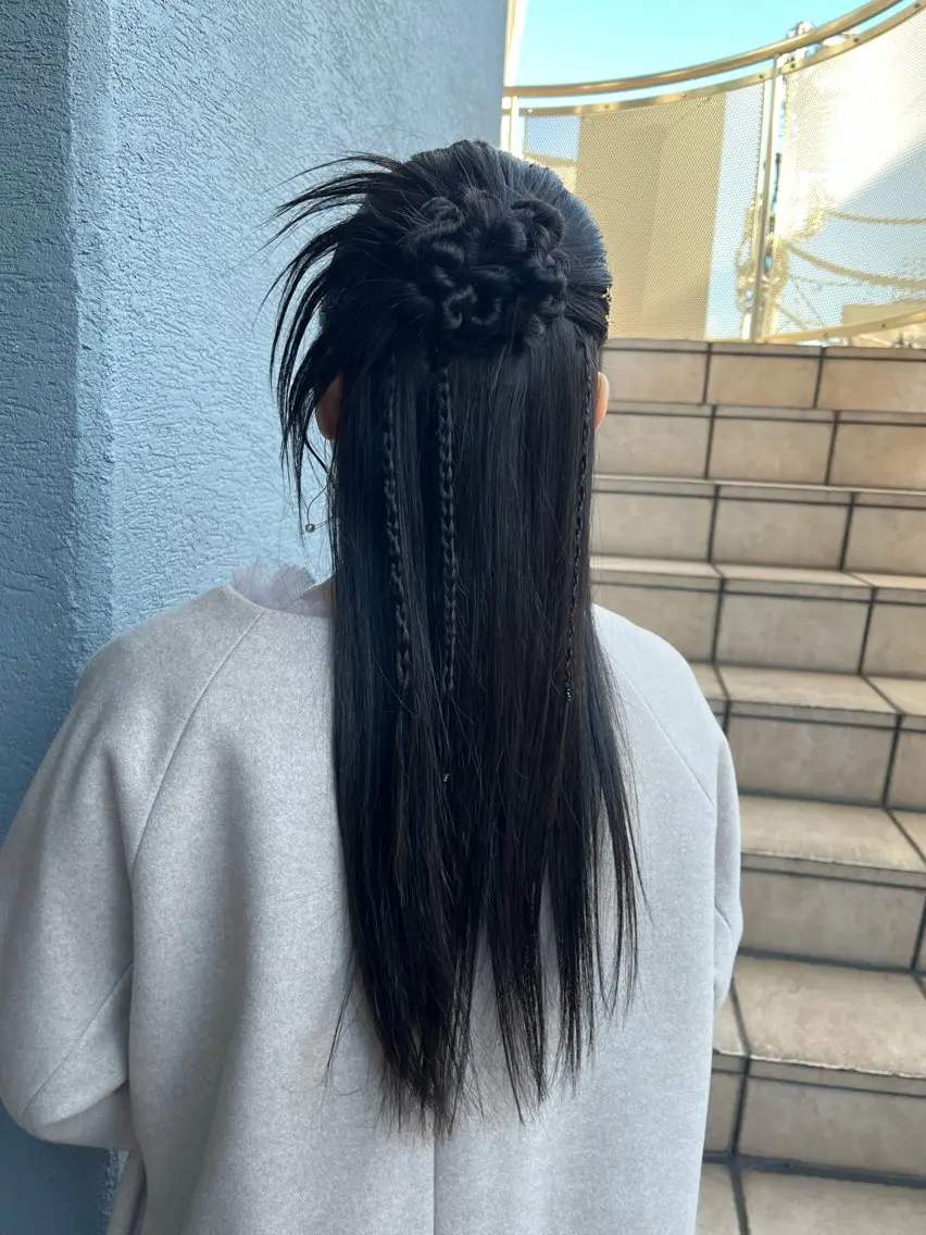 ロング ヘアセット ミルクティーベージュ ブリーチ 店長 清水のヘアスタイル