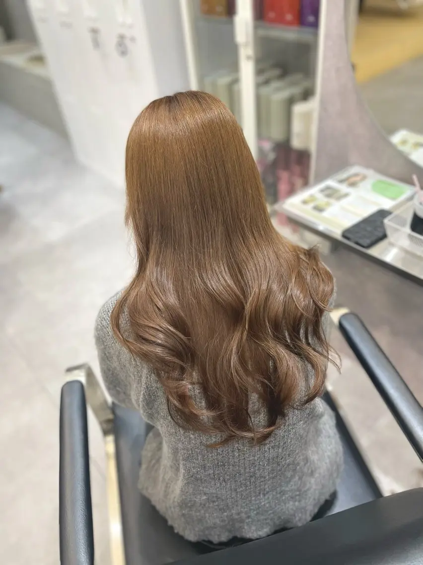 セミロング shes梅田 はまもとのヘアスタイル