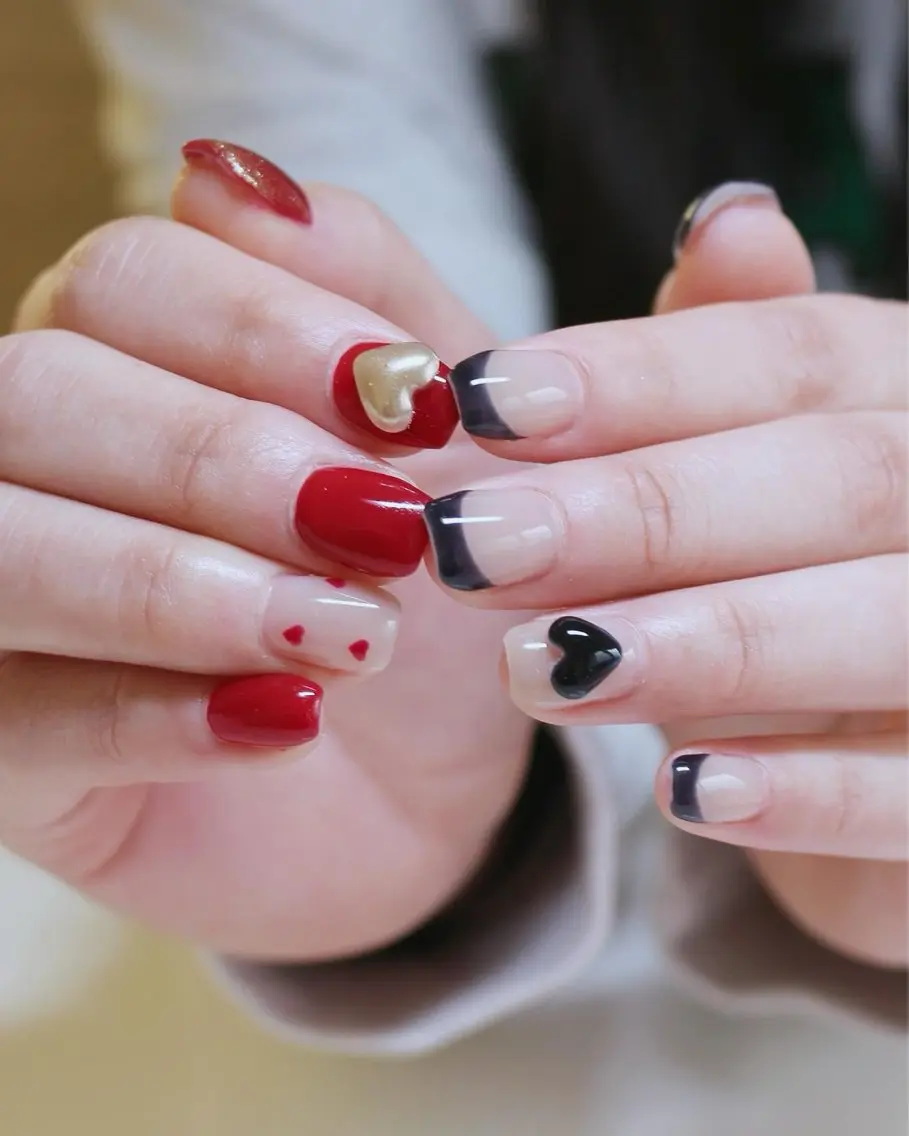 ネイル ブルー フレンチネイル ハート 赤色 ハンドネイル Baku Nailsのネイルデザイン