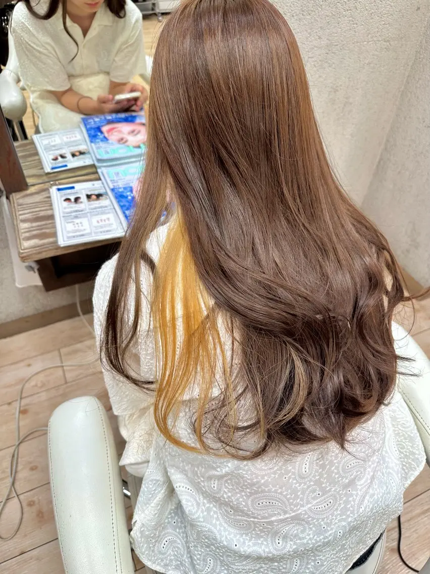 ロング カラー ベージュカラー インナーカラー ヘアカラー 阿部 美咲のヘアスタイル