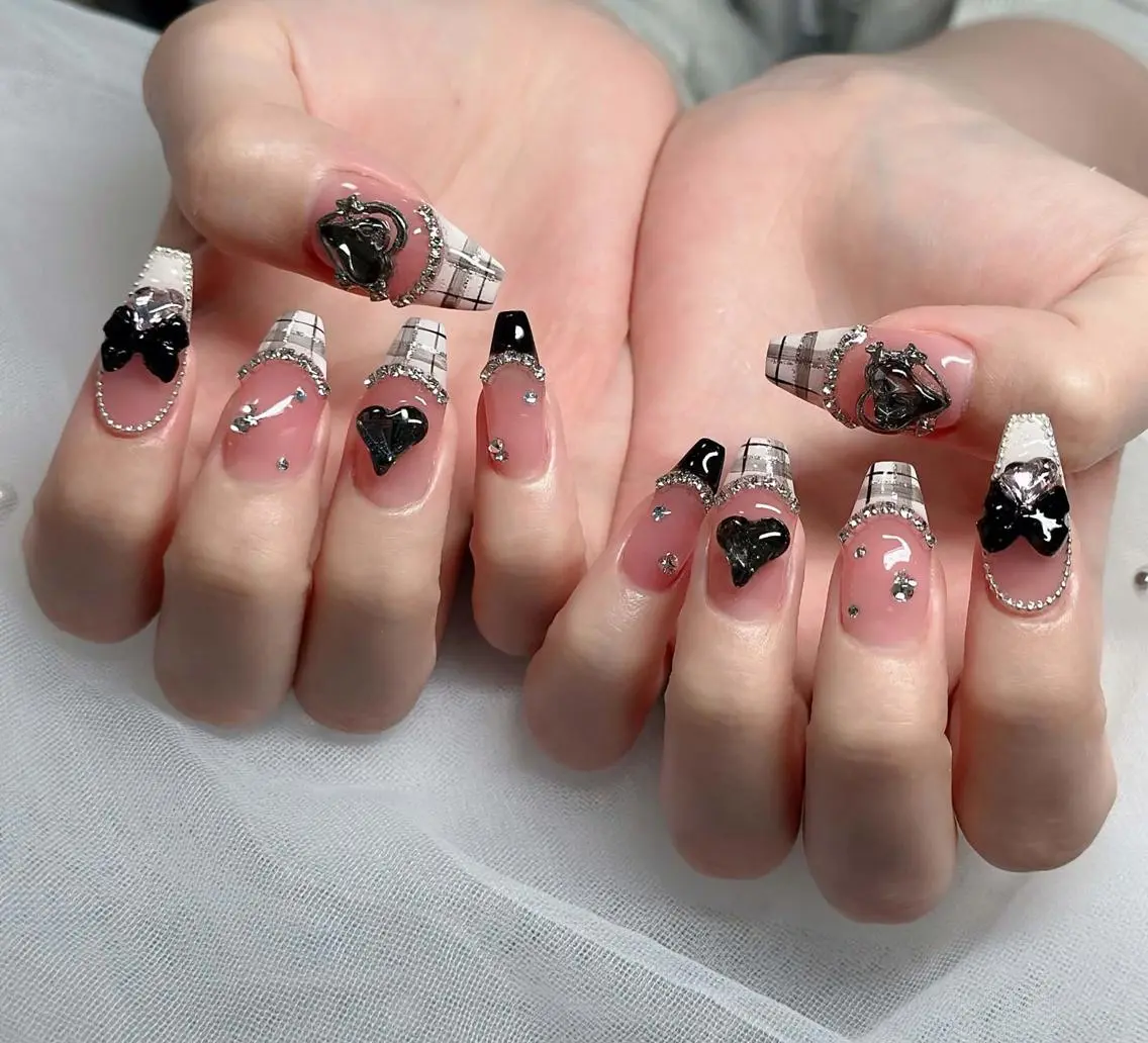 ネイル フレンチネイル ジェルネイル ハロウィン 韓国ネイル マグネットネイル ハンドネイル H.baby Nail Salonのネイルデザイン