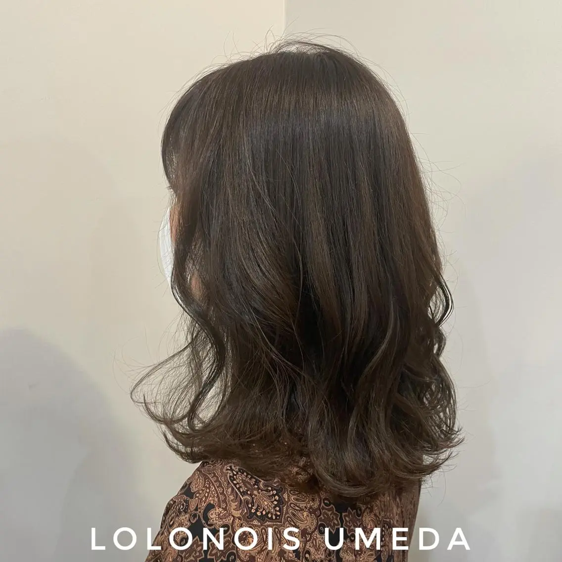 ミディアム カラー グレージュ Lolonois梅田 /Okazaki:)のヘアスタイル