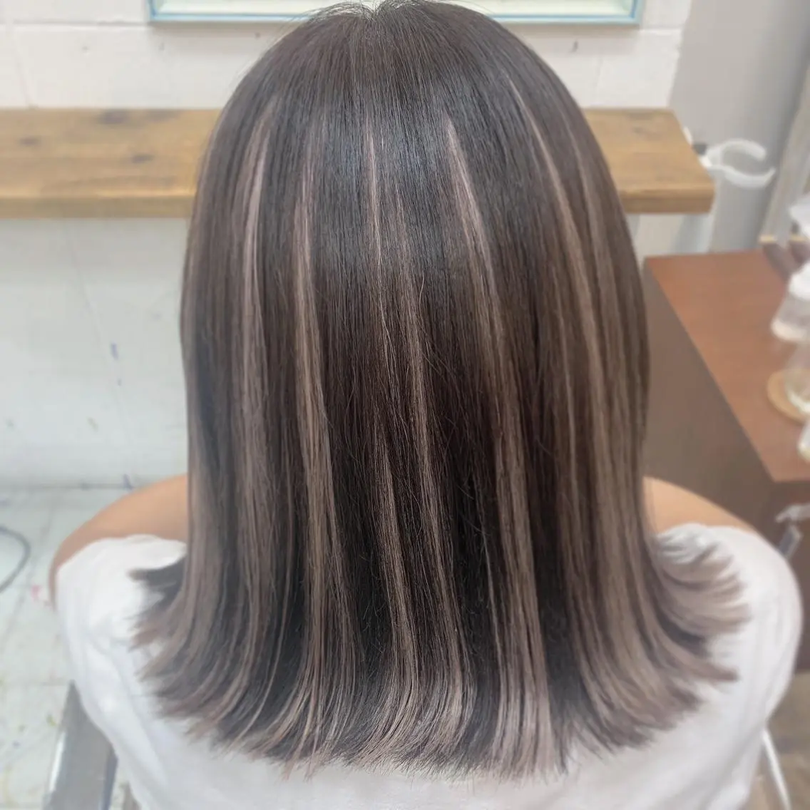 セミロング カラー シールエクステ アッシュ アッシュグレー ハイライトカラー エクステ エクステ Fan.ray店長 🌈 HIBIKIのヘアスタイル