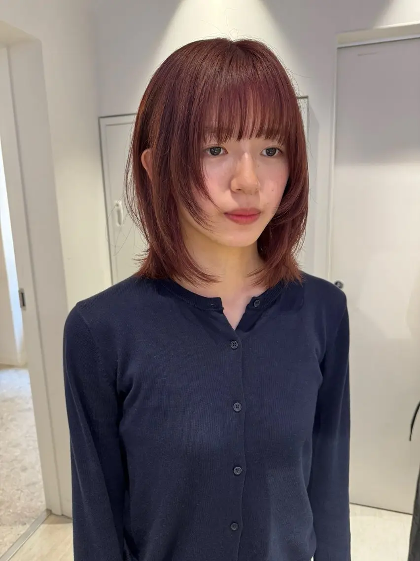 ミディアム カラー レイヤーカット 似合わせカット カット ヘアカラー トリートメント Ami/艶カラー/ レイヤー/ハイトーンのヘアスタイル