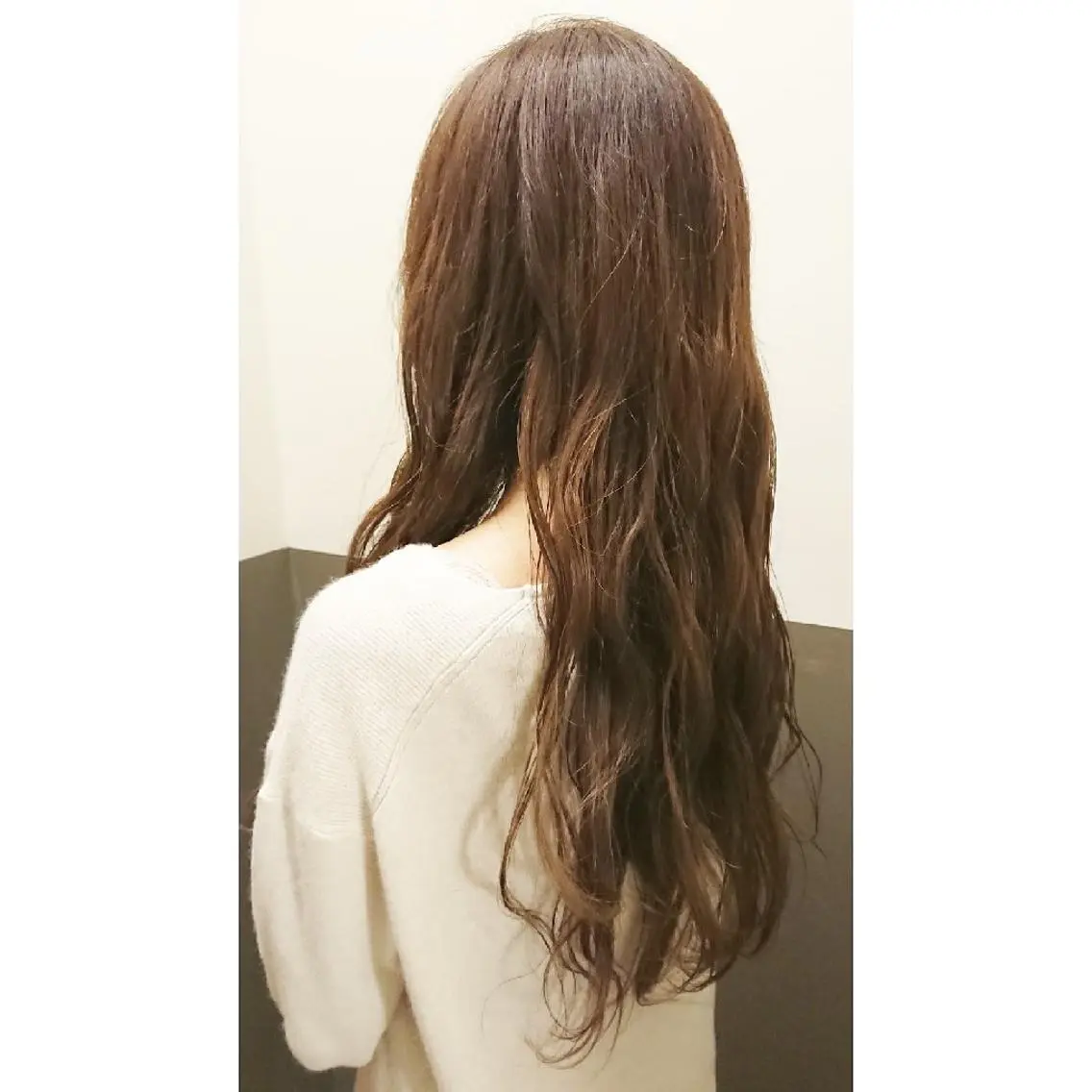 ロング カラー アッシュ ベージュカラー 三好 麻美のヘアスタイル