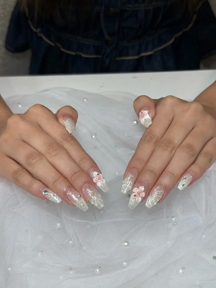 ネイル クリアネイル ドット フラッシュネイル フレンチネイル マグネットネイル ハンドネイル ハンドケア Aria Nail Beautyのネイルデザイン