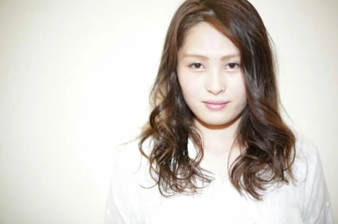 ミディアム パーマ アッシュ 石沢 知康のヘアスタイル