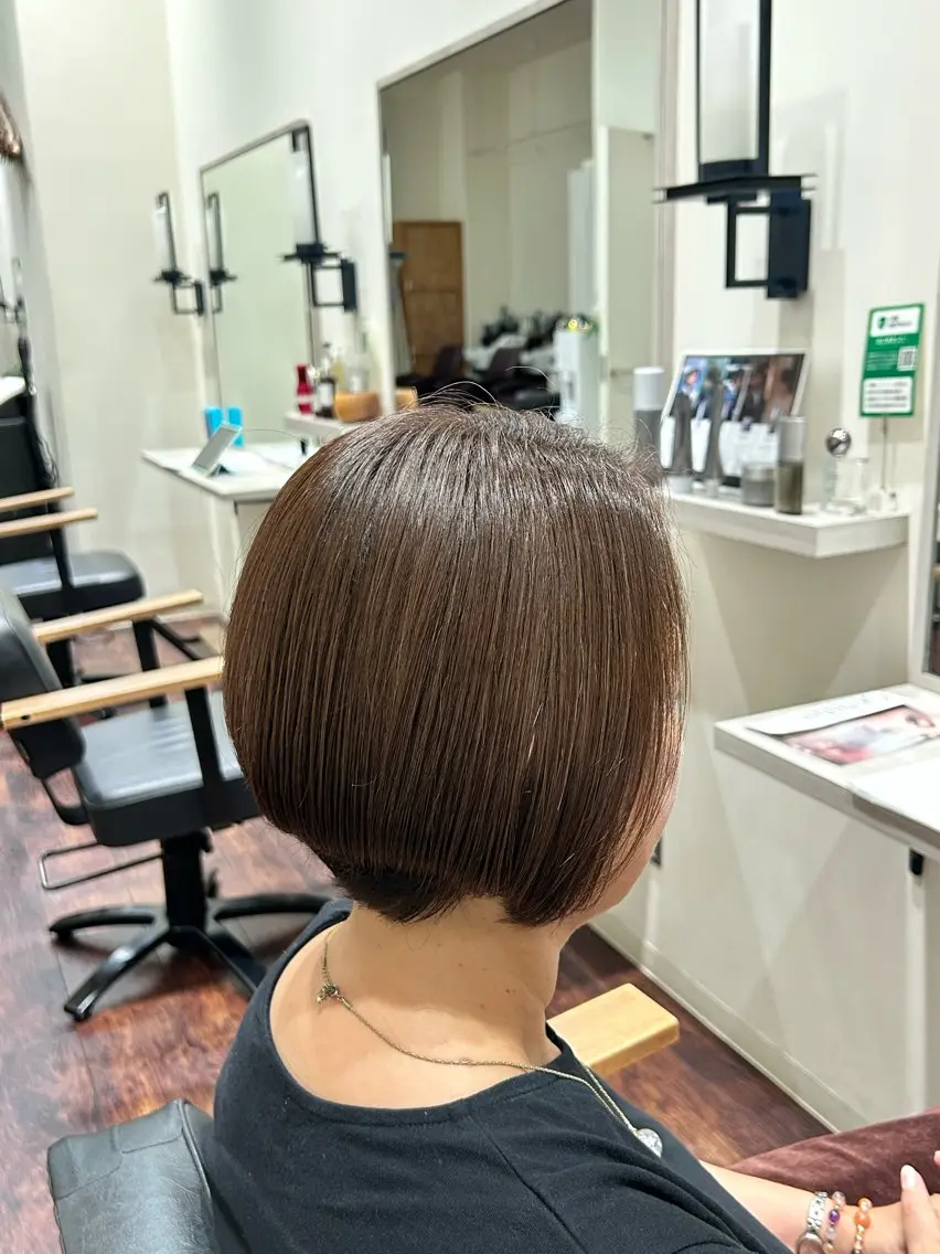 ショート ヘアカラー LOA Ririのヘアスタイル