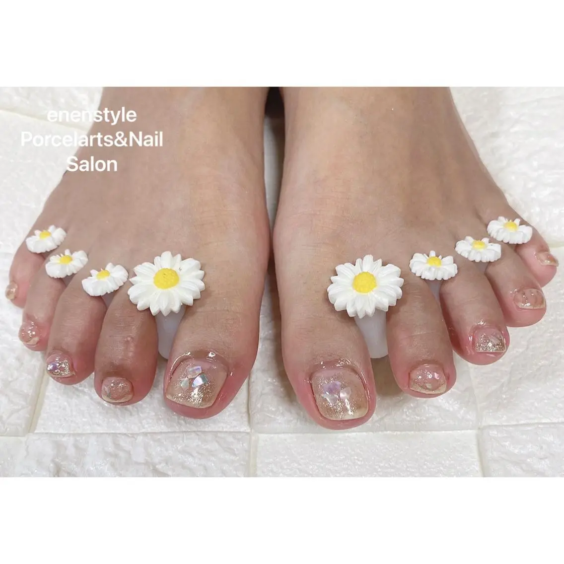 ミディアム ネイル ハンドネイル フットネイル 🐾enen style 🐾のネイルデザイン