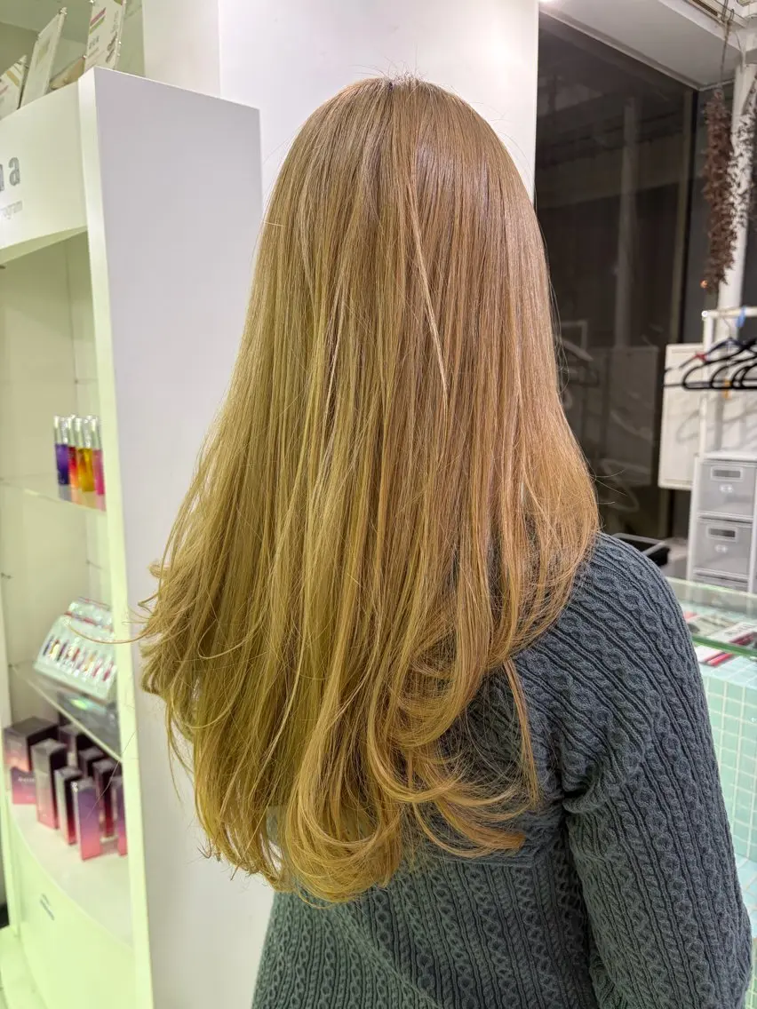 ロング 佐藤 志陽のヘアスタイル