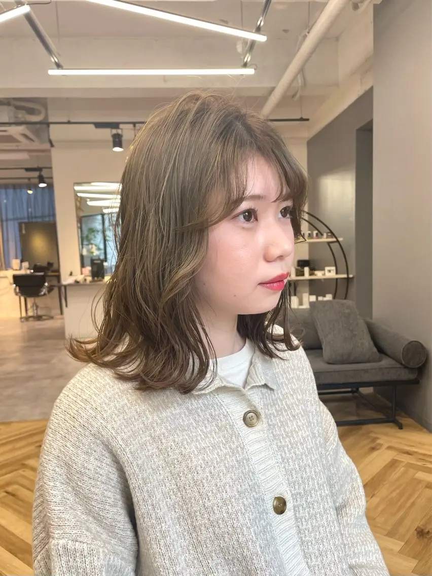 カラー 畑 麻依音のヘアスタイル