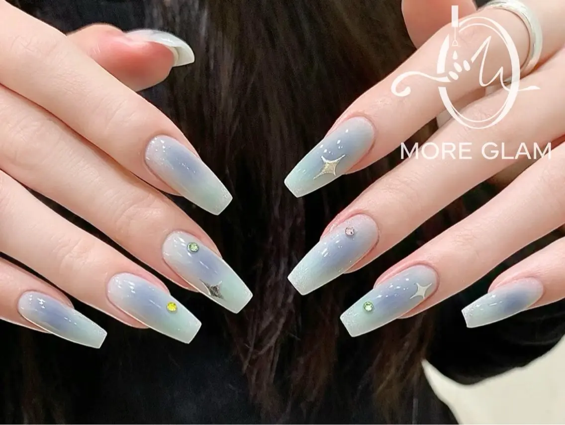 ネイル More Glam 池袋東口店のネイルデザイン
