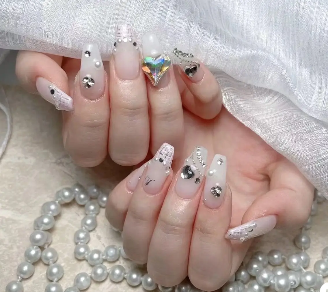 ネイル ハンドネイル queen nailのネイルデザイン