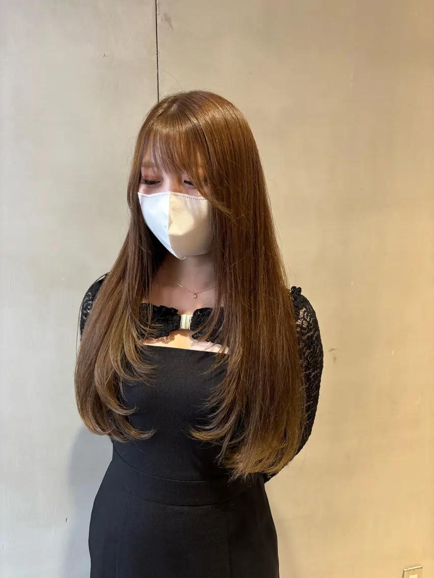 ロング カラー ヘアアレンジ ロングレイヤー ベージュカラー オリーブベージュ レイヤーカット ロング カット ヘアカラー ヘアセット 艶髪/レイヤーカット 🐣misakiのヘアスタイル