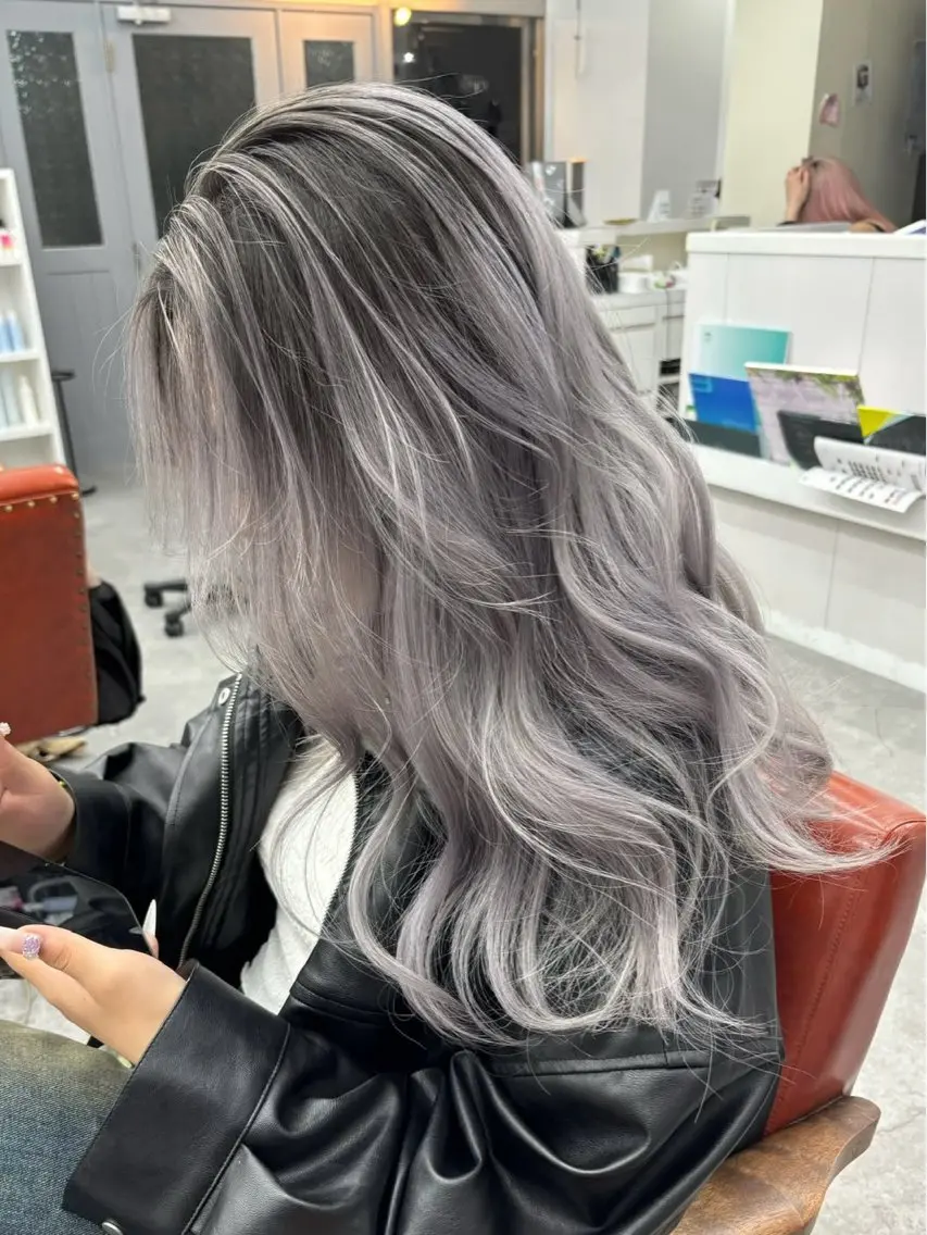 ロング カラー バレイヤージュ レイヤーカット ヘアカラー 𝐀𝐦𝐢/東海市 /ギャル/ハイトーンのヘアスタイル