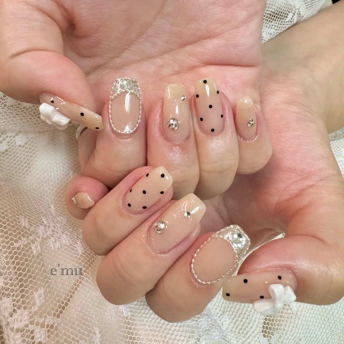 ネイル ドット ガーリー ハンドネイル nail salon e'mu💐のネイルデザイン