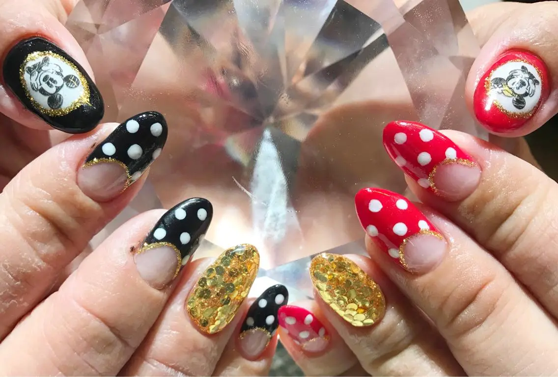 ネイル ドット フレンチネイル ジェルネイル YUN 💅のネイルデザイン