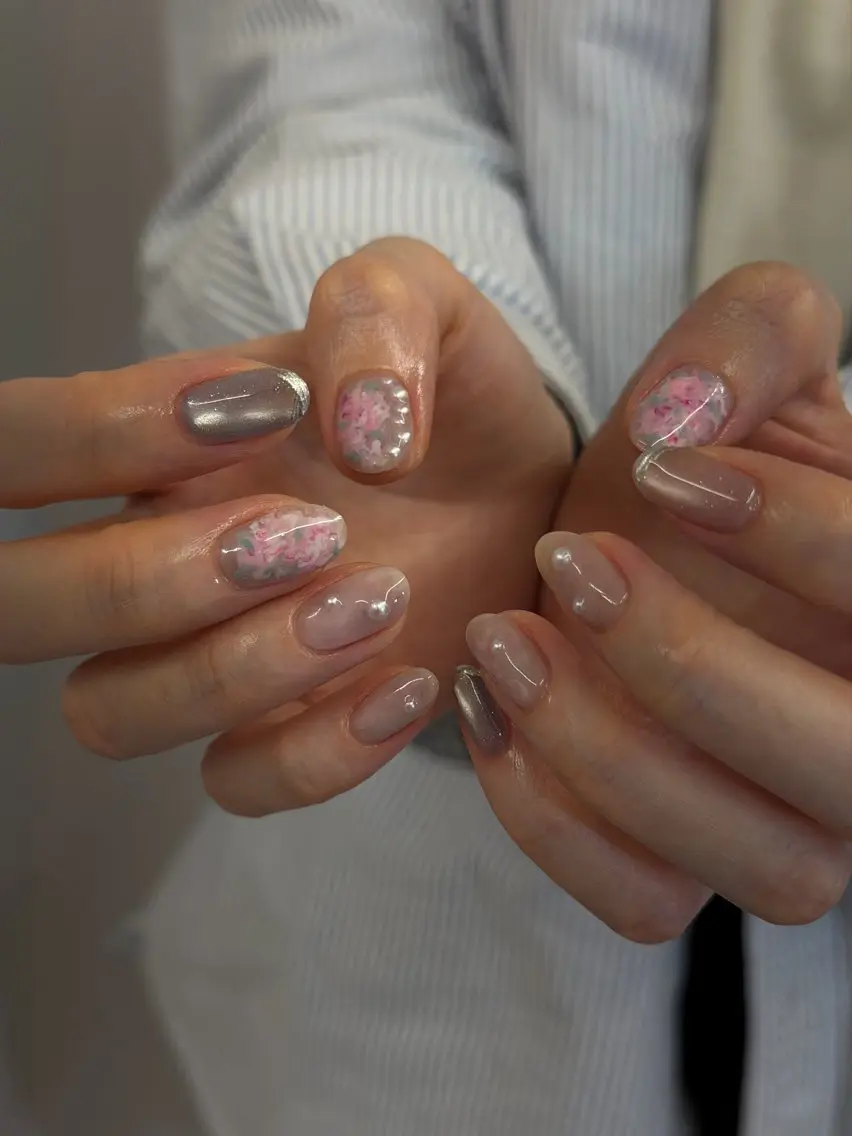 ネイル ジェルネイル キラキラネイル マグネットネイル ニュアンスネイル パラジェル ハンドネイル ハンドケア Bana_ Nailのネイルデザイン