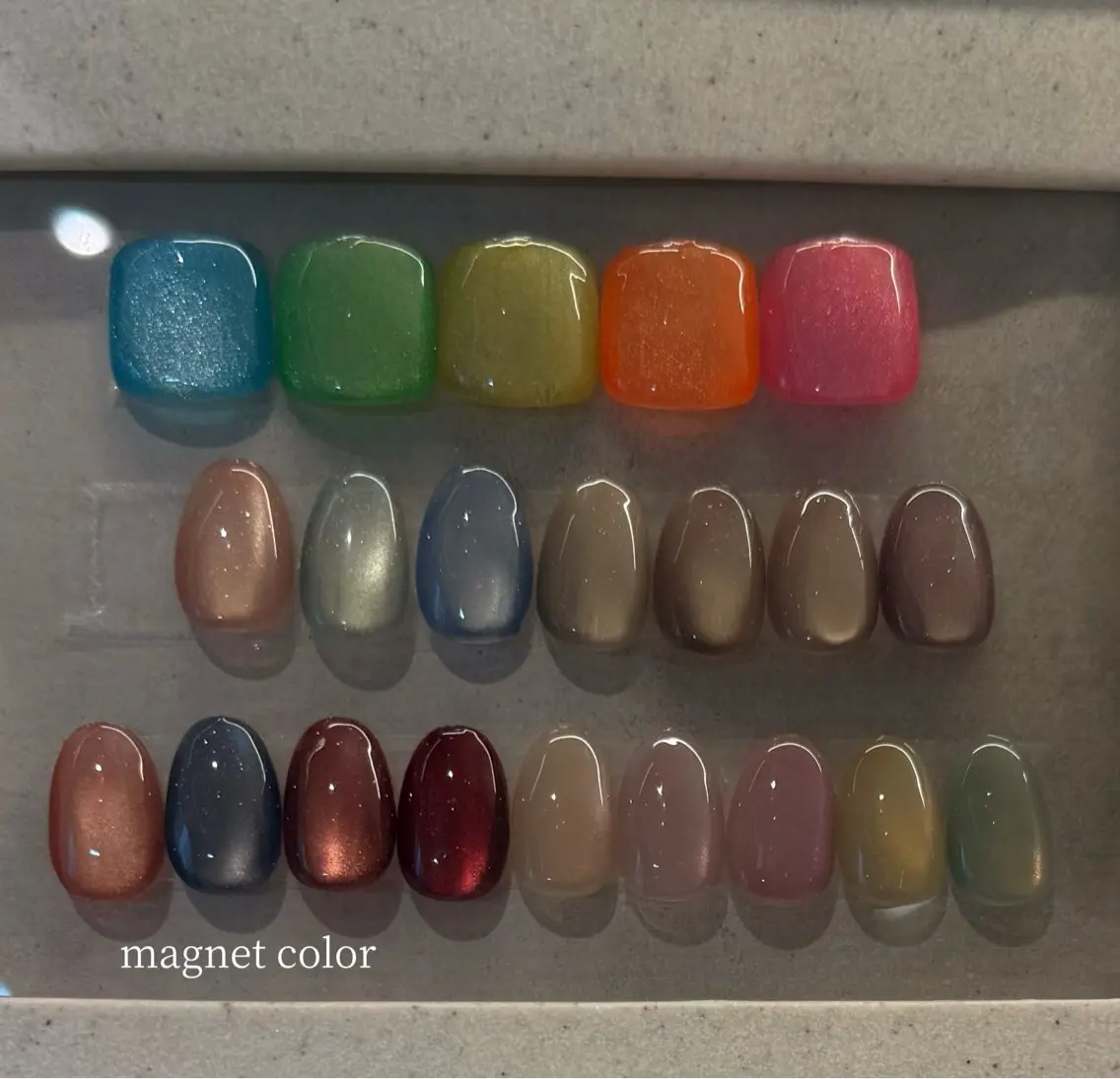 ネイル フラッシュネイル ジェルネイル キラキラネイル マグネットネイル ニュアンスネイル フットネイル LUCOL madoのマツエク・マツパデザイン