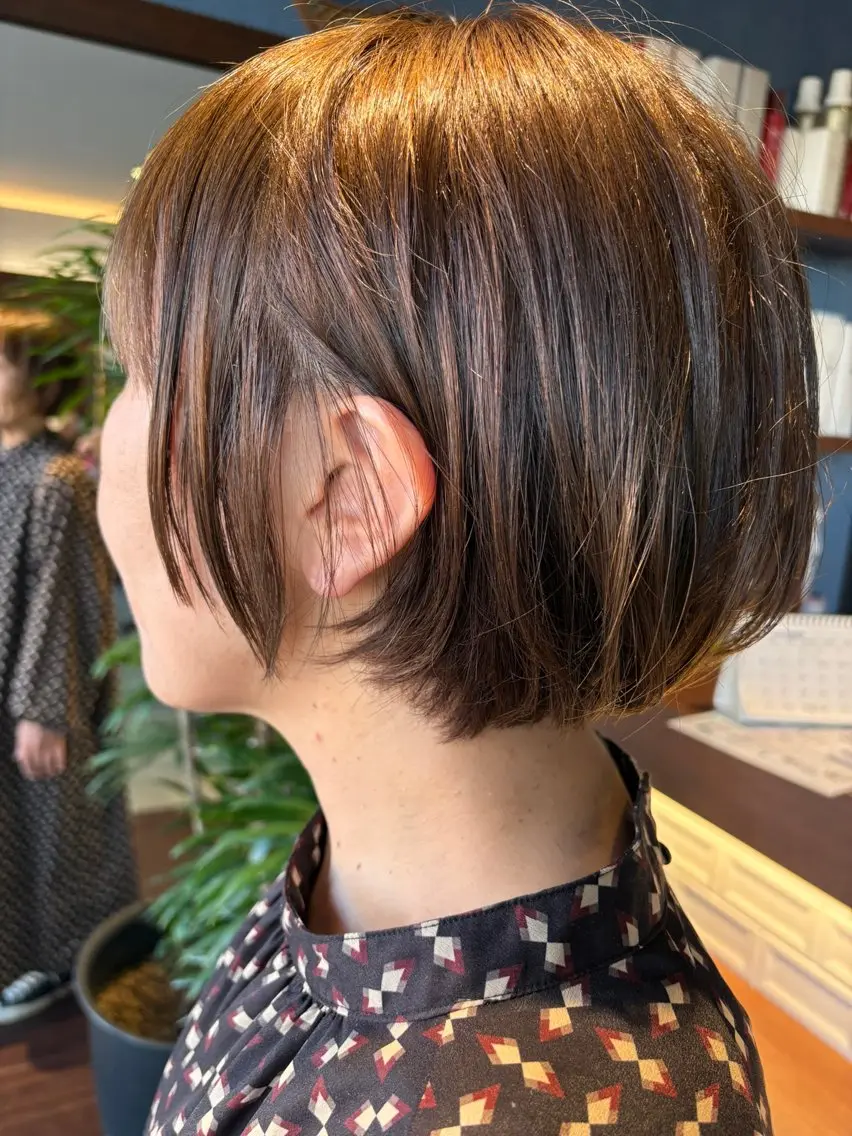 ショート ボブ ✨白髪ぼかし 🍀MINAKO☆のヘアスタイル