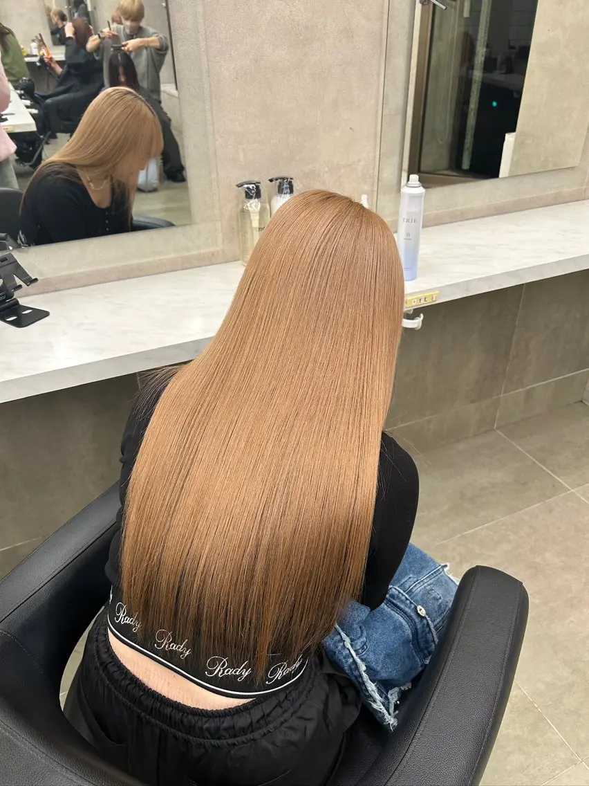 🤍6・7月限定🤍明るいベージュ👱🏻‍♀️♡ブリーチありダブルカラー+オリジナルトリートメント+コテ巻き仕上げの写真