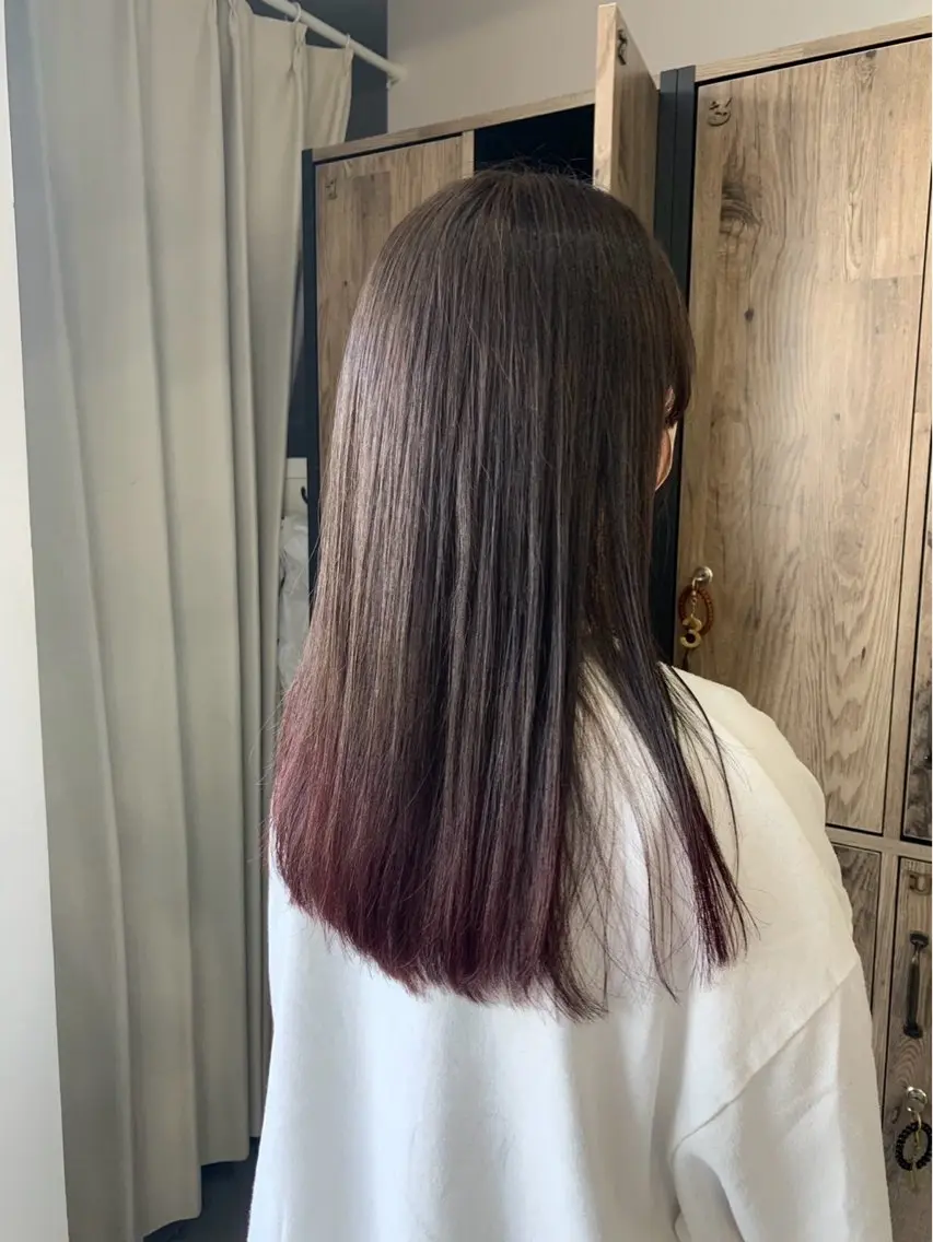 ロング カラー 新岡 萌乃のヘアスタイル