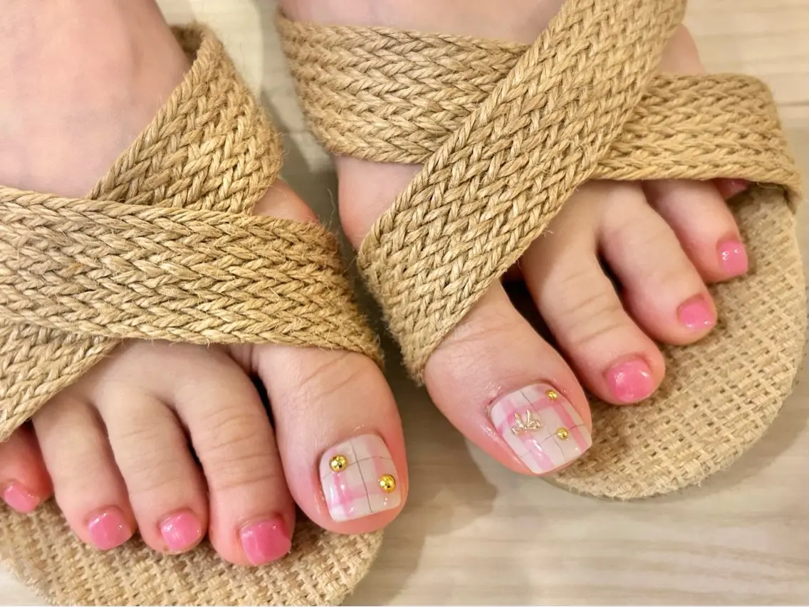 ネイル フットネイル by laki 🌼TOMOのネイルデザイン