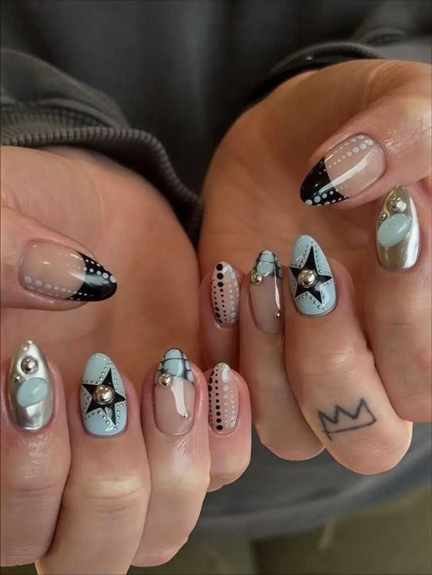 ネイル チークネイル ドット フレンチネイル グラデーション 韓国ネイル ハンドネイル Lisa Nail Salonのネイルデザイン