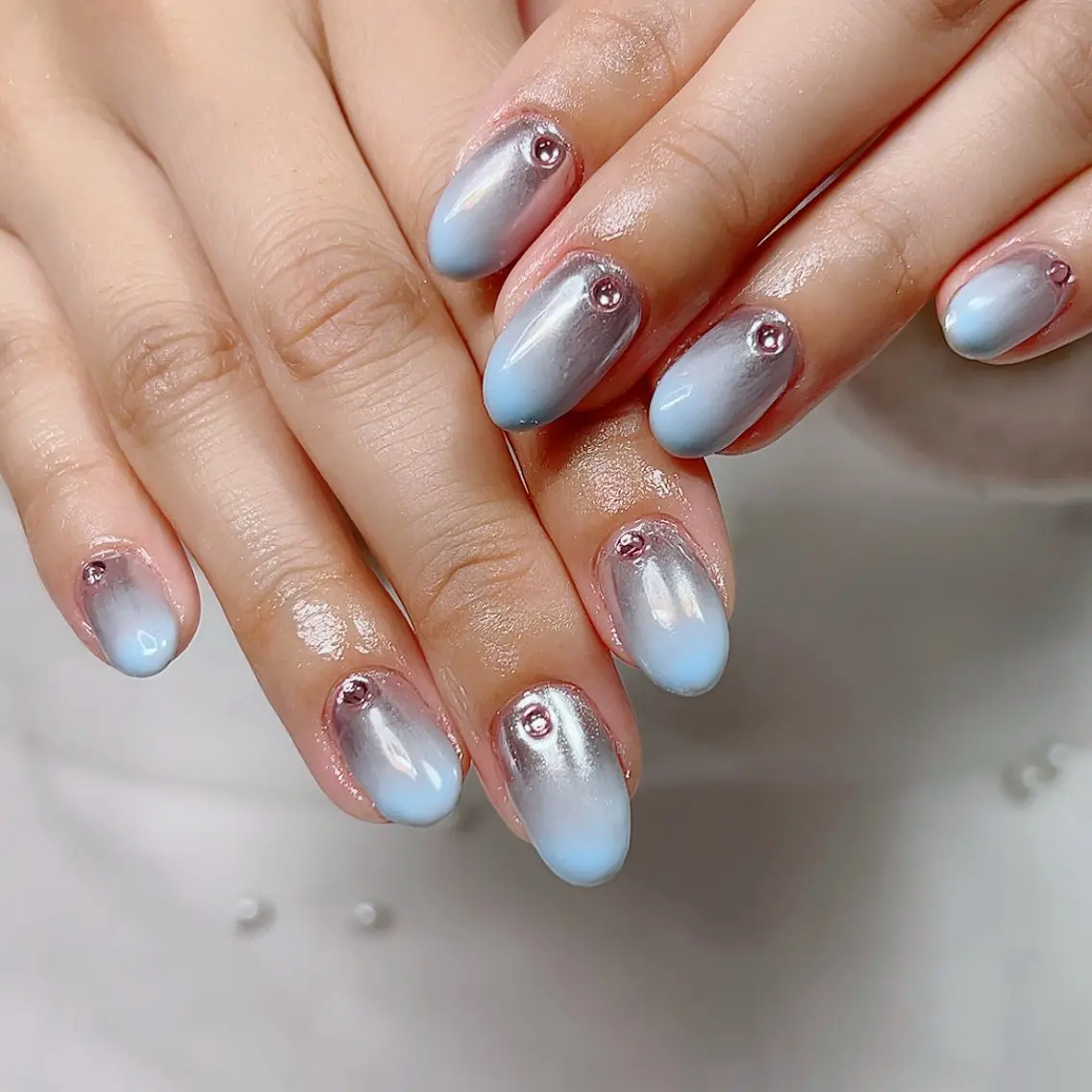 ネイル 水色 ミラーネイル 春ネイル ハンドネイル Cute Tips nailのネイルデザイン