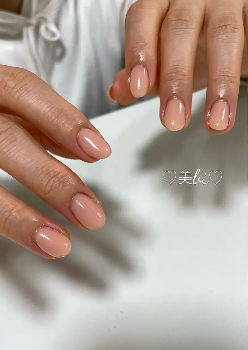ネイル アートネイル フラッシュネイル ラメ(グリッター) ワンカラーネイル シルバー ♡Bivi♡自爪に 優しいネイルサロンのネイルデザイン