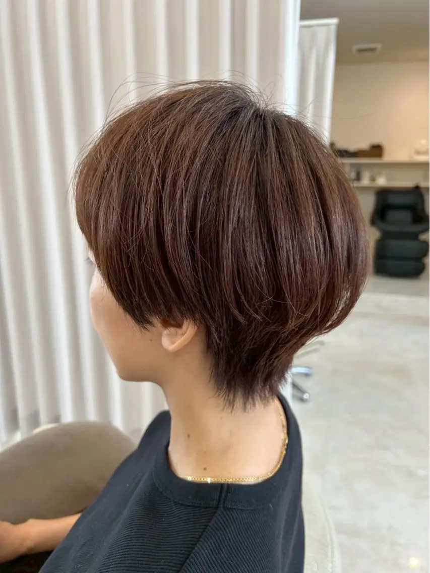 ショート カラー 大谷 真央のヘアスタイル