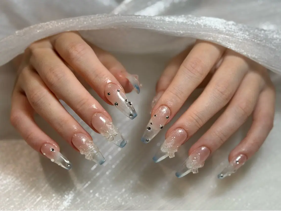 ネイル オーロラネイル チークネイル フットネイル フレンチネイル ジェルネイル ハンドネイル Nichi Nailsのネイルデザイン