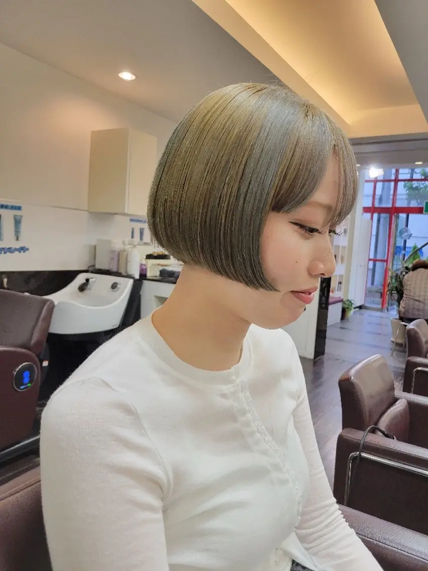 ショート ボブ カット ヘアカラー トリートメント 遠藤 史秋のヘアスタイル