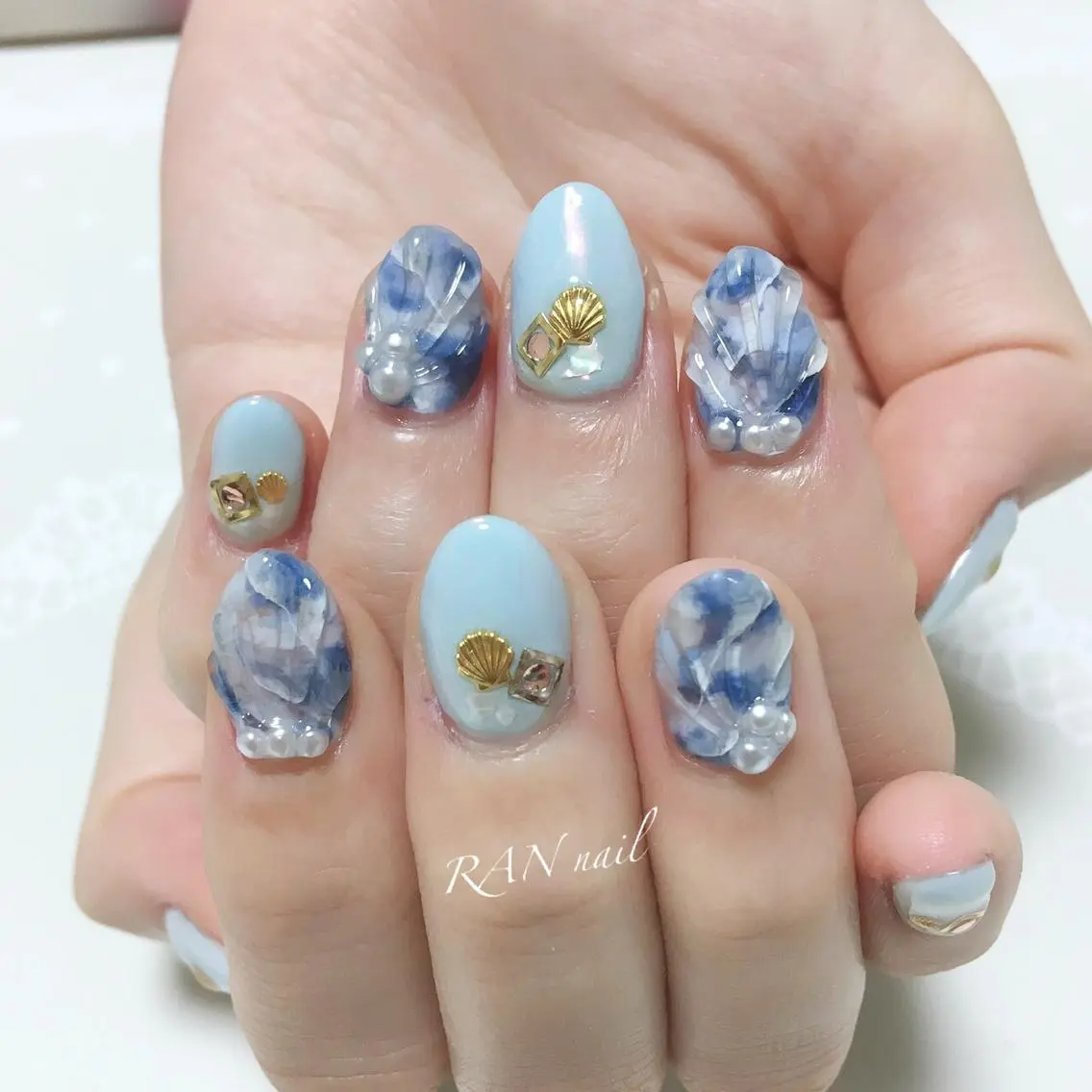 ネイル ブルー フットネイル キラキラネイル 大理石ネイル(マーブル) ハンドネイル フットネイル RAN nailのネイルデザイン