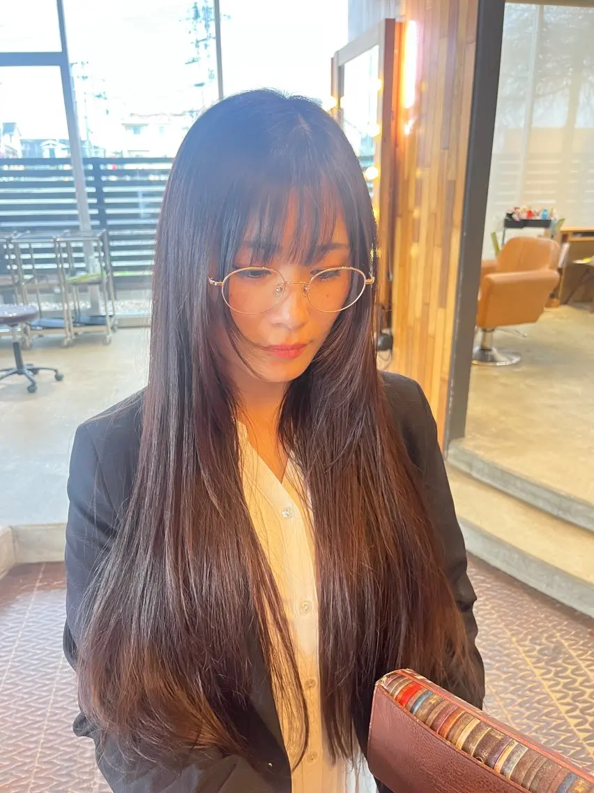 ロング ピンクブラウン 顔まわりレイヤー レイヤーカット カット ヘアカラー 長南 やよいのヘアスタイル