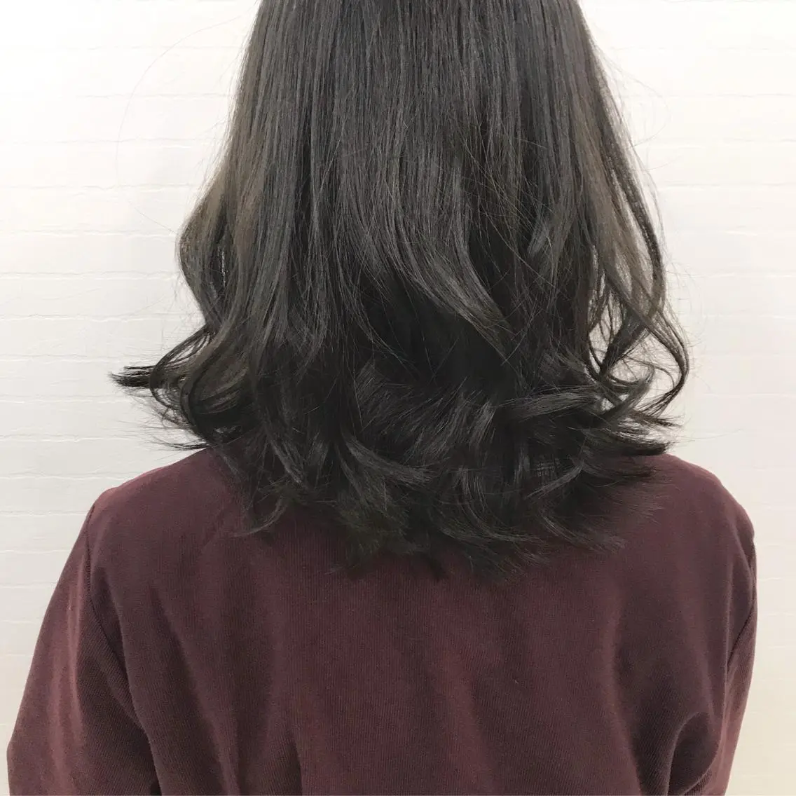 セミロング カラー オリーブ/アッシュ やわらか透明感カラーのヘアスタイル