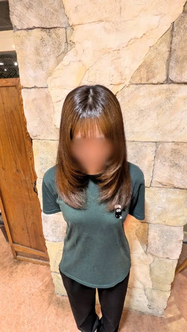 セミロング 顔まわりレイヤー 顔周りカット レイヤーカット 梅原 瑞雪のヘアスタイル