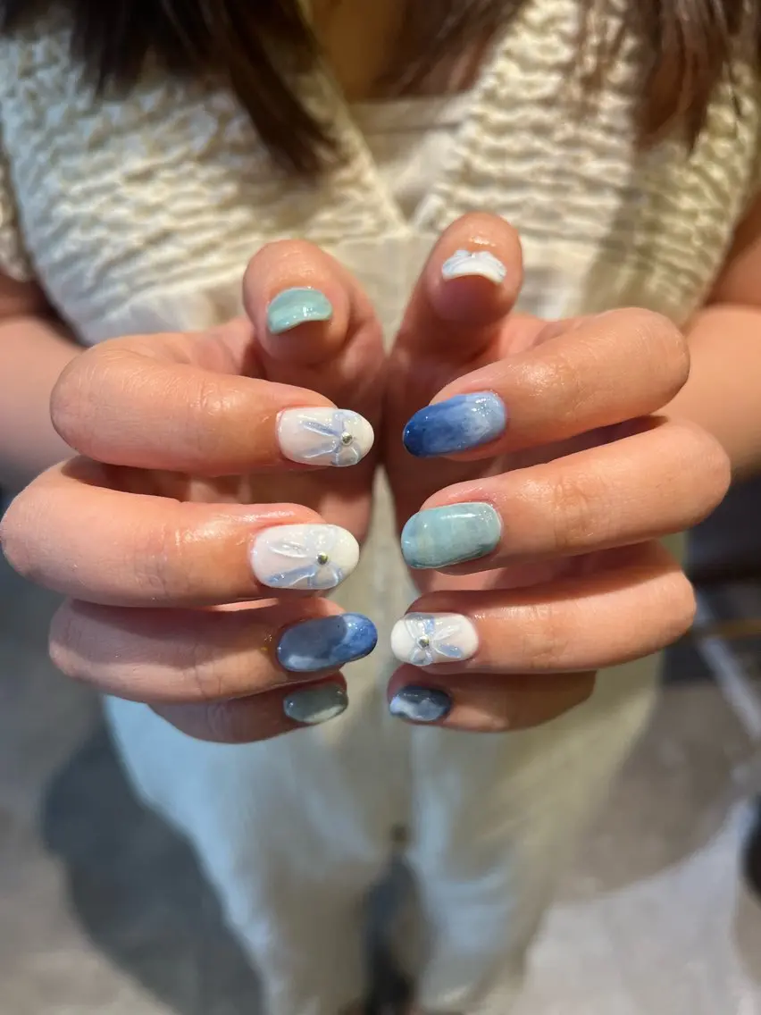 ネイル ハンドネイル ハイトーン🦄ネイル 💞のぶちのネイルデザイン