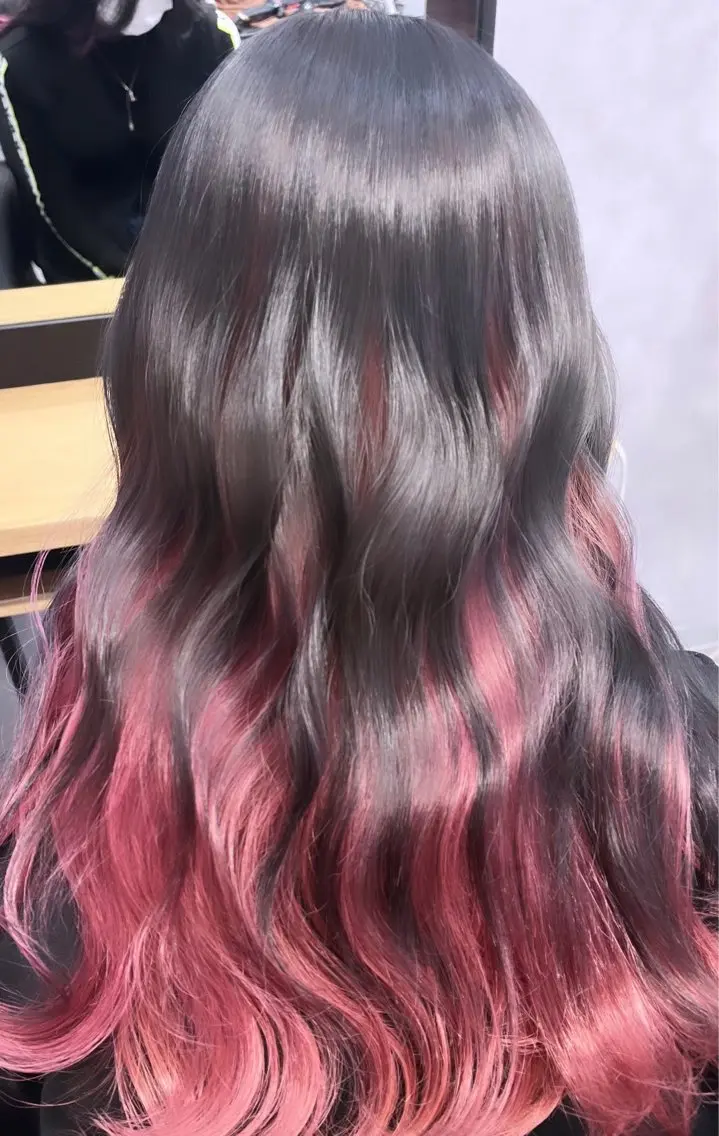 セミロング カラー ブルーカラー ブルージュ 透明感カラー ピンクカラー 熊谷 有紗のヘアスタイル