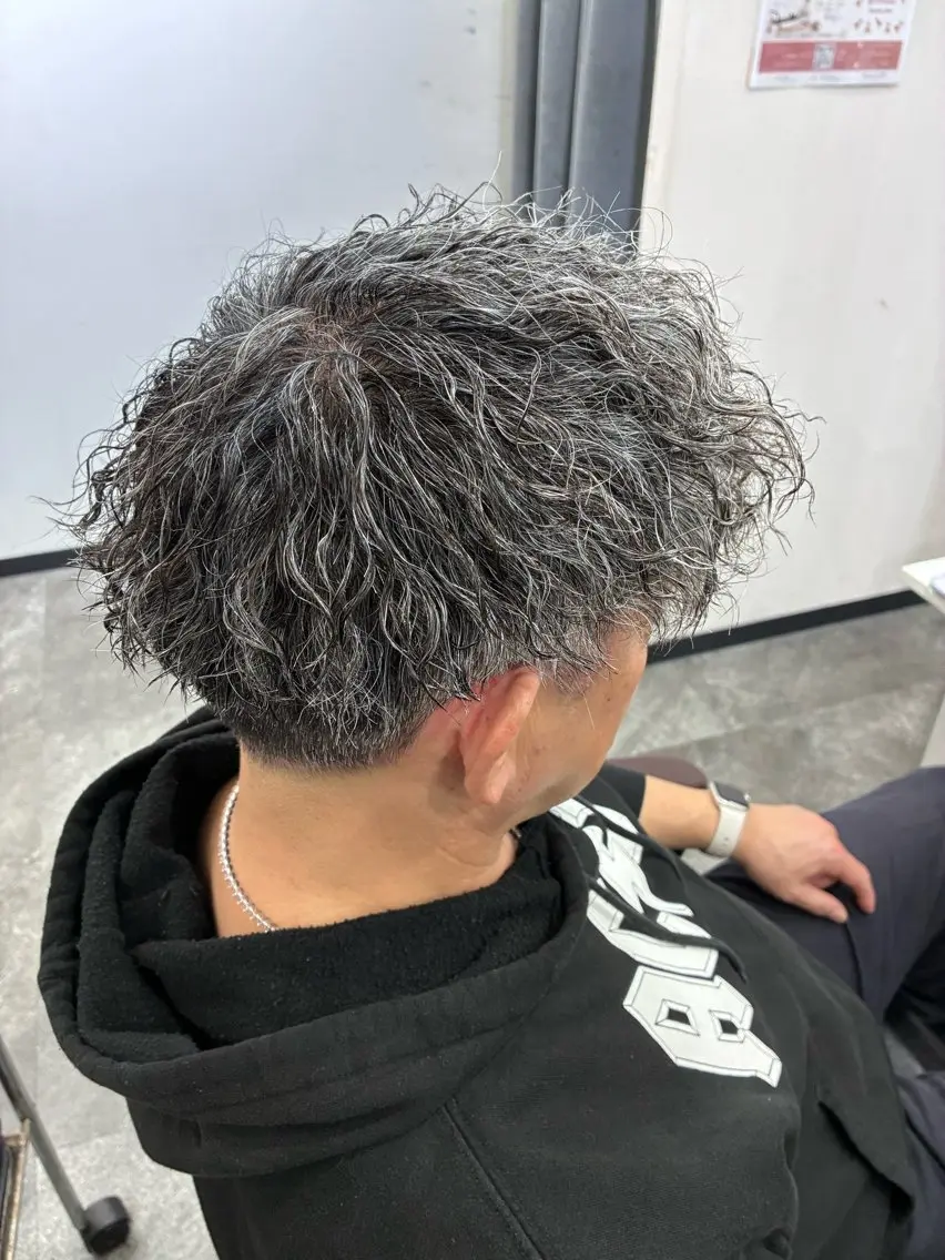 メンズ カット パーマ 五十嵐 満梨奈のヘアスタイル