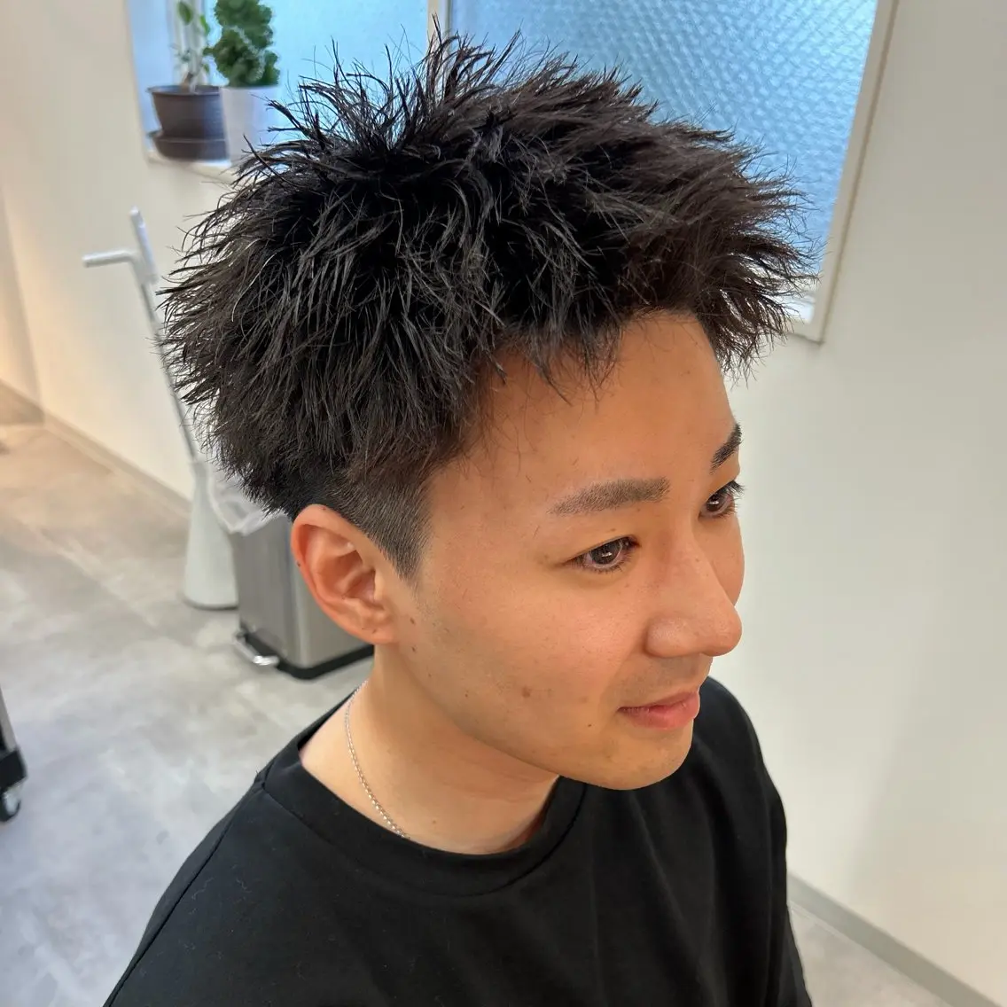 ショート パーマ メンズ メンズショート スパイキーショート ショートヘア メンズショート⚡️| 短髪をデザイン|レオのヘアスタイル