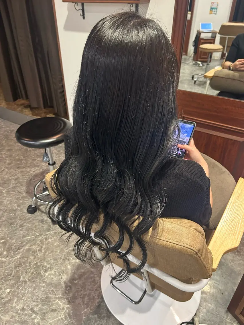 ロング ヘアカラー 長谷川 桃々香のヘアスタイル