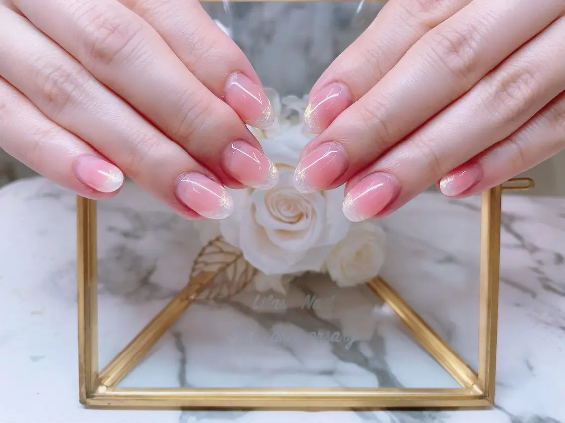 ネイル オーロラネイル チークネイル フレンチネイル ジェルネイル ハードジェル Lilas Nailのネイルデザイン