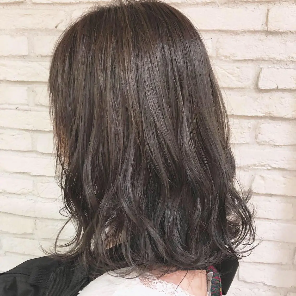 ミディアム カラー ダークグレー HAUS 片山みほのヘアスタイル
