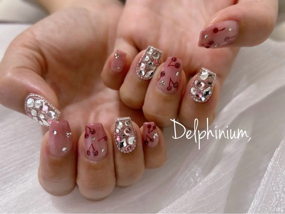 ネイル キラキラネイル マグネットネイル ハンドネイル 岡本 友恵のネイルデザイン