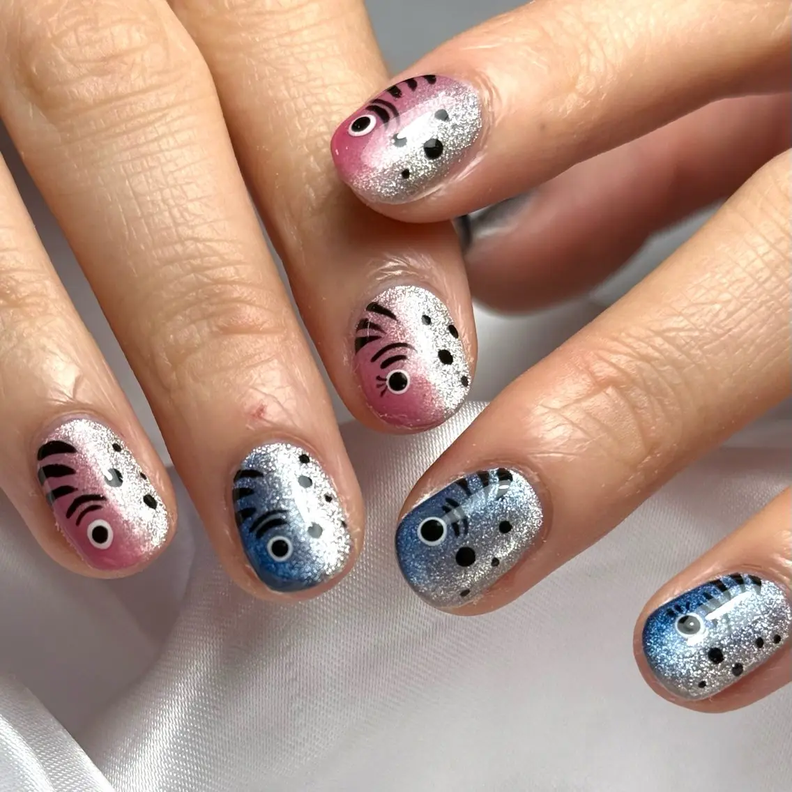 ネイル ブルー ピンク Ray nail natsu🎀のネイルデザイン
