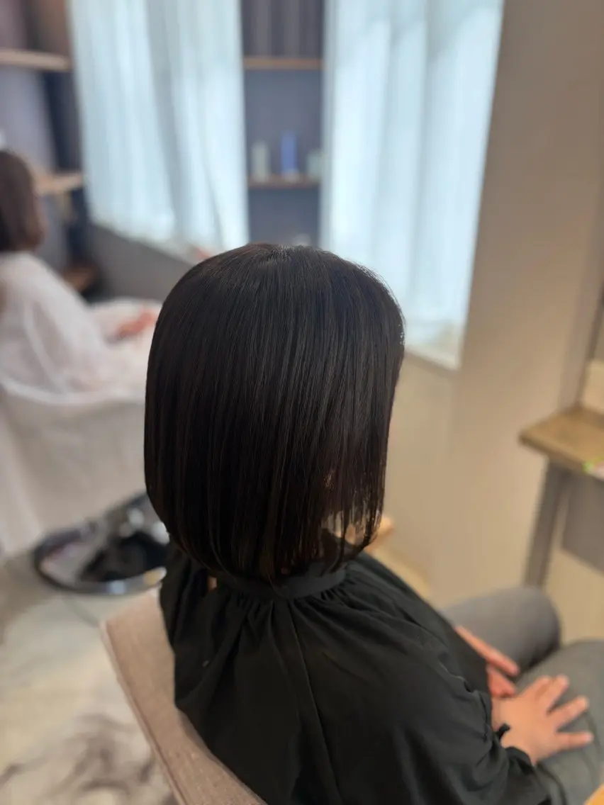 ショート カラー 真鍋 月音のヘアスタイル
